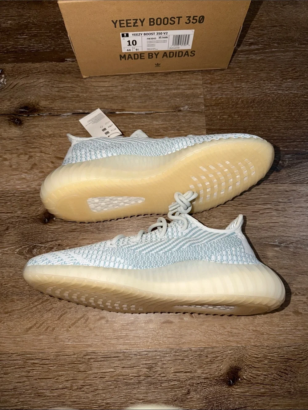 NWT YEEZY 350 Cloud White - Size 10